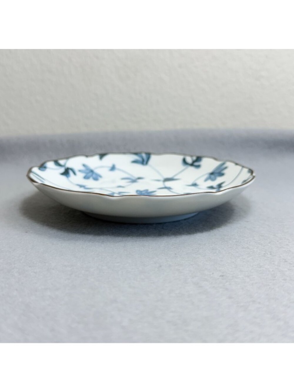 Japanese Hana Karakusa Blue White Scalloped Porcelain 5" Salad Plate - Picture 9 of 9
